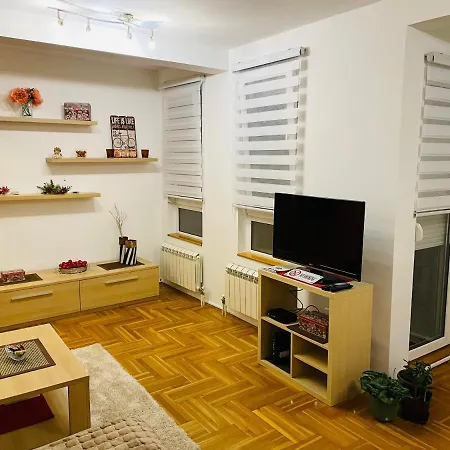 Apartment Jolly - *