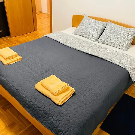 Apartment Jolly - *