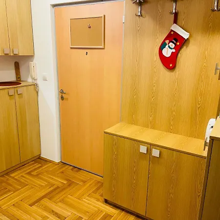 Apartment Jolly - *